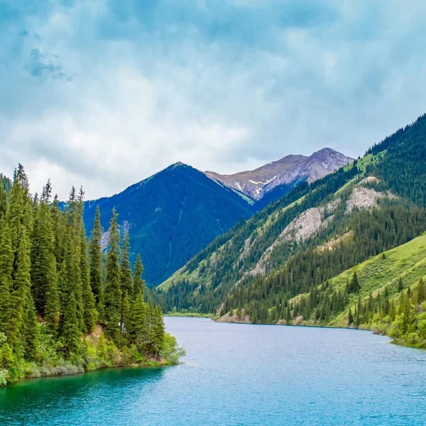 Kasachstan Entdeckungsreise ins Land der modernen Nomaden: Kaindy See