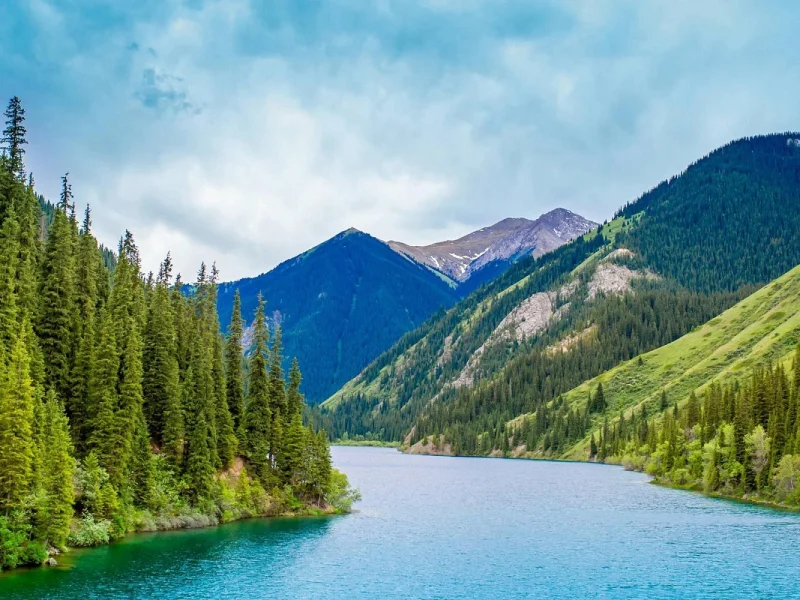 Kasachstan Entdeckungsreise ins Land der modernen Nomaden: Kaindy See