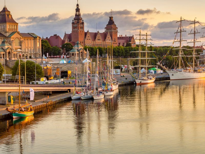 Busreise Quer durchs nördliche Brandenburg - Ausflug nach Stettin, Besichtigung des Hafens und der eindrucksvollen Altstadt