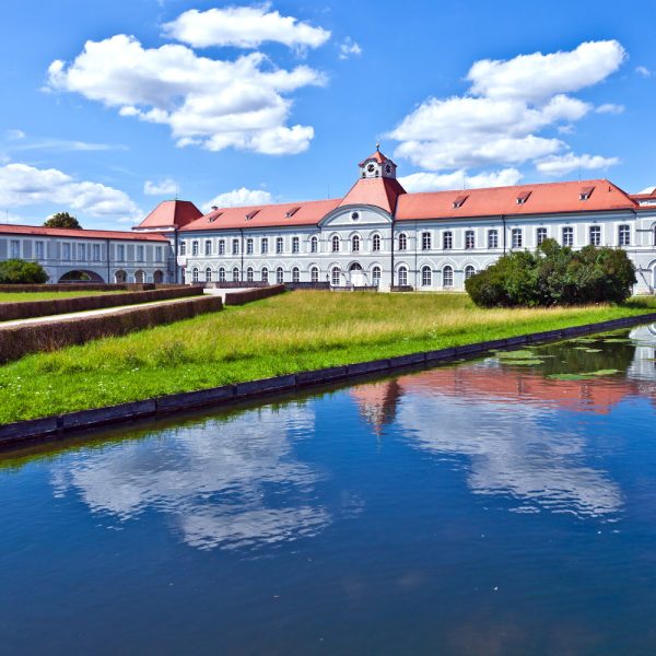 Busreise München und die Bayerischen Königsschlösser: Schloss Nymphenburg @ Jörg Hackemann - Fotolia