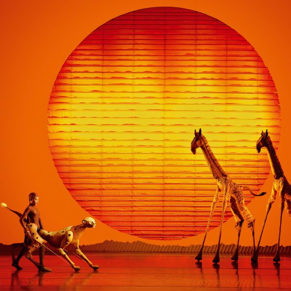 Busreise Musical in Hamburg - Disneys der König der Löwen - Savanne © Stage Entertainment