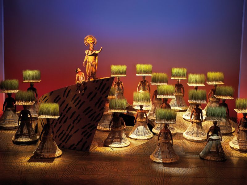 Busreise Musical in Hamburg - Disneys der König der Löwen - Grasslands © Stage Entertainment