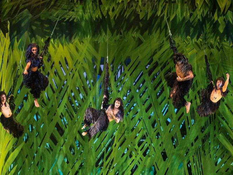 Busreise Musical Hamburg: Disneys TARZAN - Affengruppe © Johan Persson