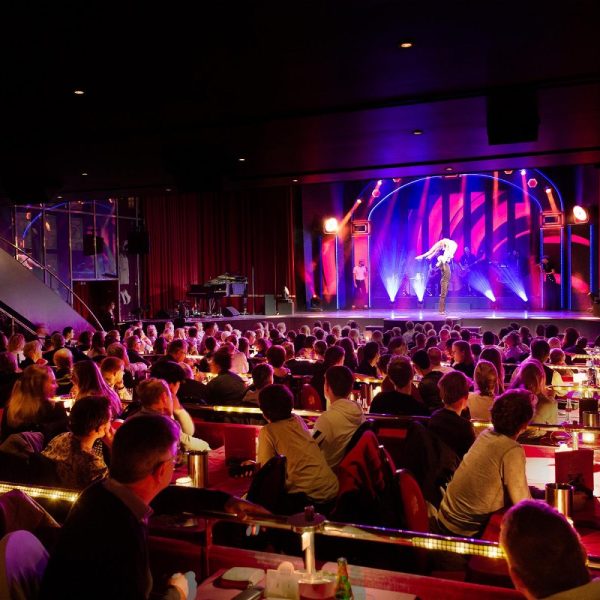 Busreise Berlin im Lichterglanz mit Wintergarten Variete © Wintergarten Variete