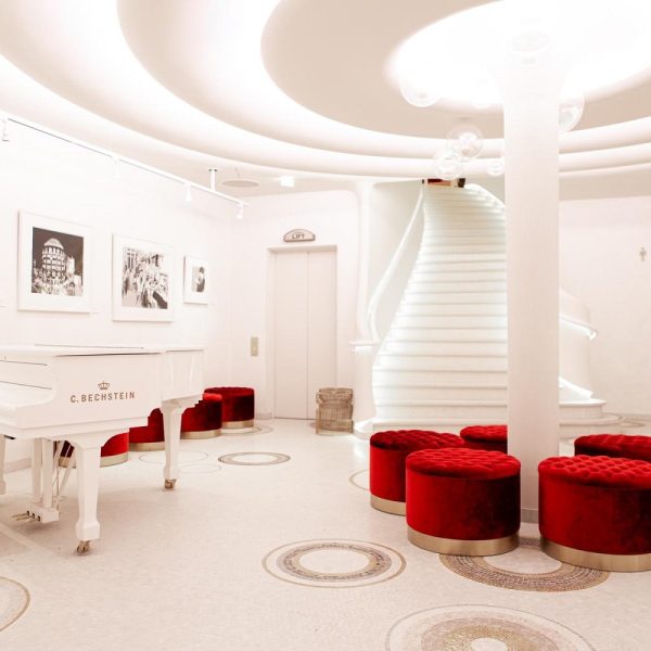 Busreise Berlin im Lichterglanz mit Wintergarten Variete © Wintergarten Variete