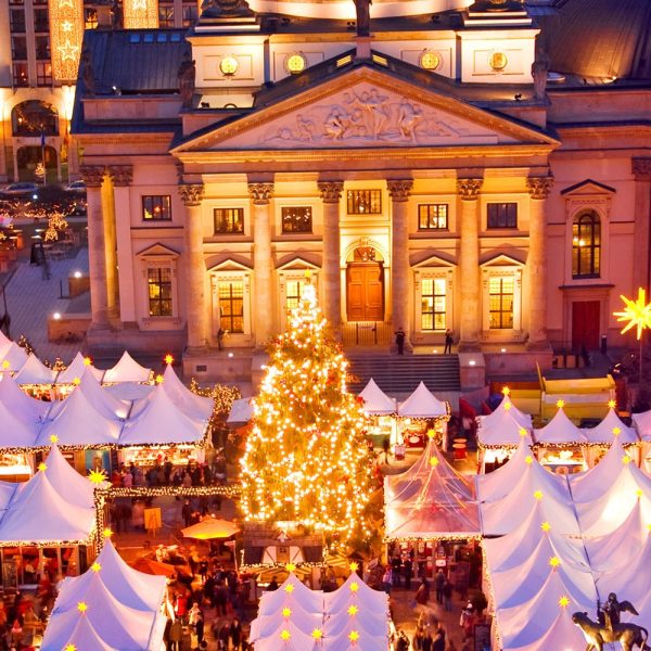 Busreise Berlin im Lichterglanz mit Wintergarten Variete