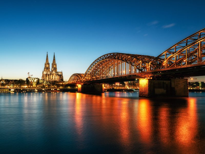 Flusskreuzfahrt Rheinromantik - Köln vom Wasser aus © pixabay