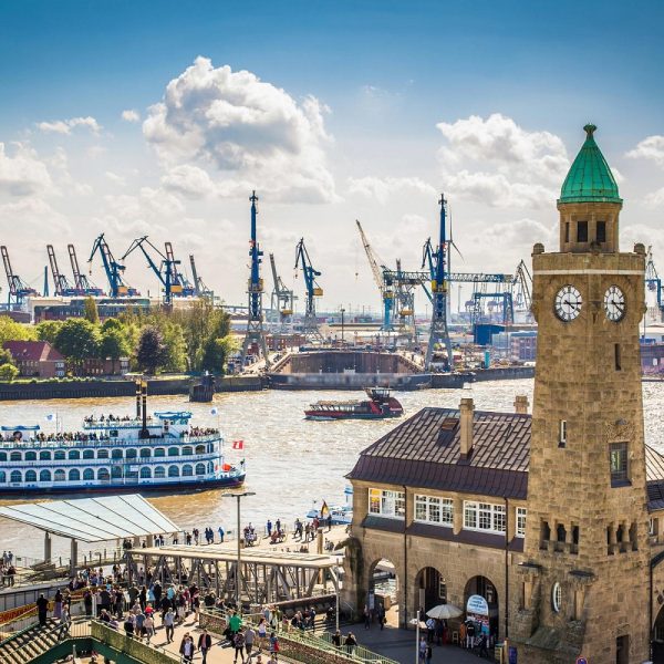 Flusskreuzfahrt von der Förde an die Spree: Hamburg