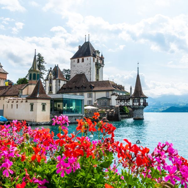 Busreise Gartenperlen mit Aussicht - Schloss Oberhofen am Thurnsee