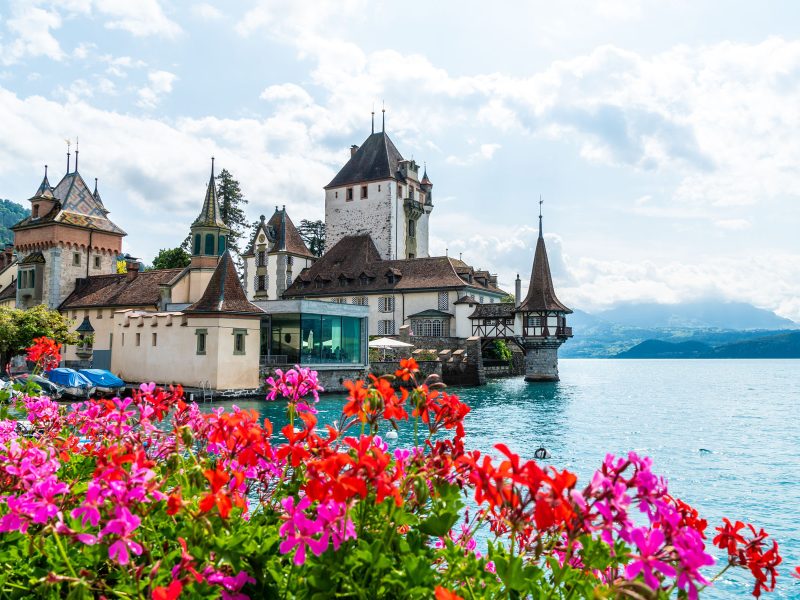 Busreise Gartenperlen mit Aussicht - Schloss Oberhofen am Thurnsee