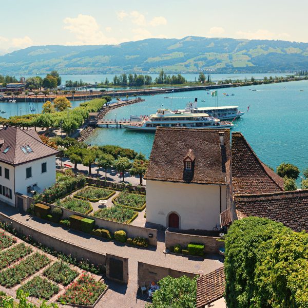 Busreise Gartenperlen mit Aussicht - Panoramablick auf Schloss Rapperswil