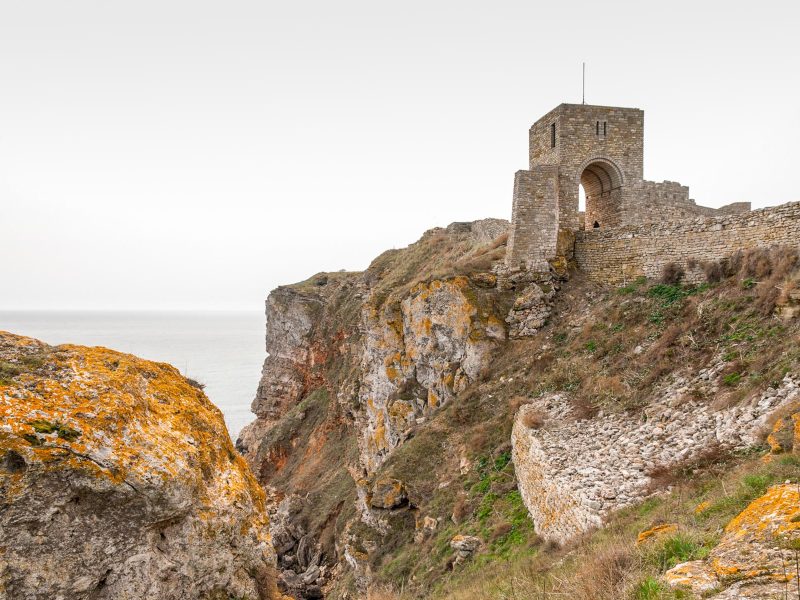 Flugreise Bulgarien - hier ist nicht nur Urlaub drin: Festungsruine am Kap Kaliakra