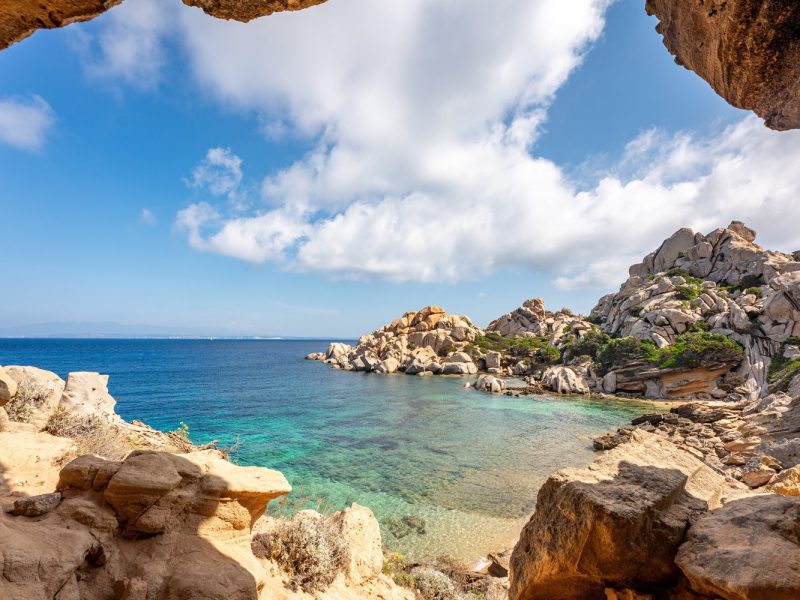 Flugreise Sardinien zu Fuß entdecken