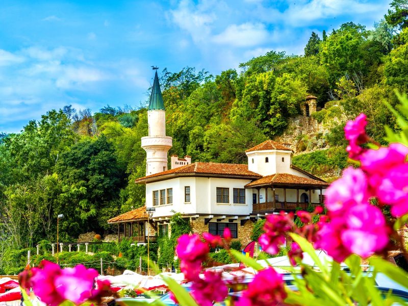 Flugreise Rumänien & Bulgarien - Dem Schwarzen Meer so nah: Märchenschloss Baltschik in Rumänien
