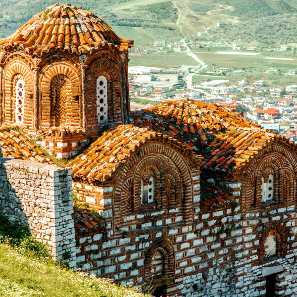 Flugreise Albanien & Korfu - Zwei Länder zwischen Bergen und Meer: Berat
