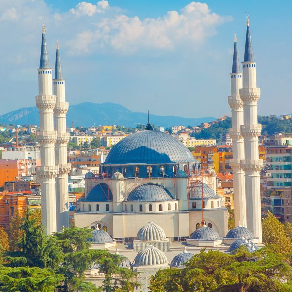 Flugreise Albanien & Korfu - Zwei Länder zwischen Bergen und Meer: Tirana