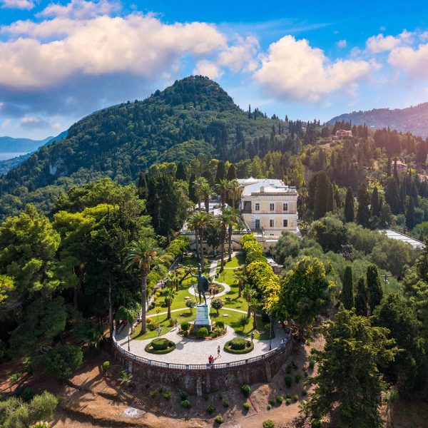 Flugreise Albanien & Korfu - Zwei Länder zwischen Bergen und Meer: Schloss Achilleions auf Korfu