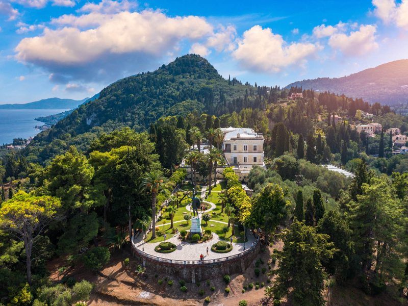 Flugreise Albanien & Korfu - Zwei Länder zwischen Bergen und Meer: Schloss Achilleions auf Korfu