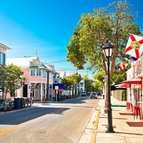 Flugreise Florida Rundreise - Die berühmte Duval Street in Key West
