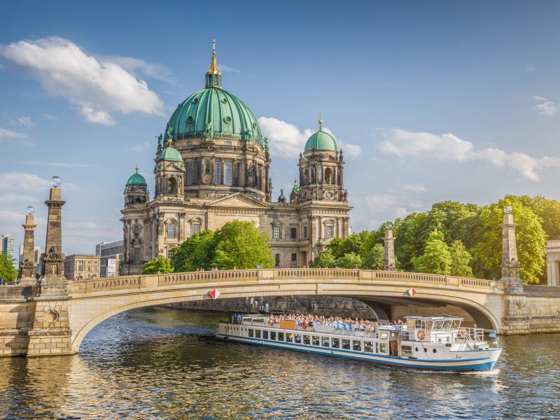 Busreise Friedrichstadt-Palast Berlin - Neue Grand-Show „BLINDED by DELIGHT“