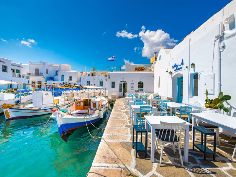 Flugreise Von Thessaloniki zur Halbinsel Chalkidiki - Pause im Hafen von Naousa