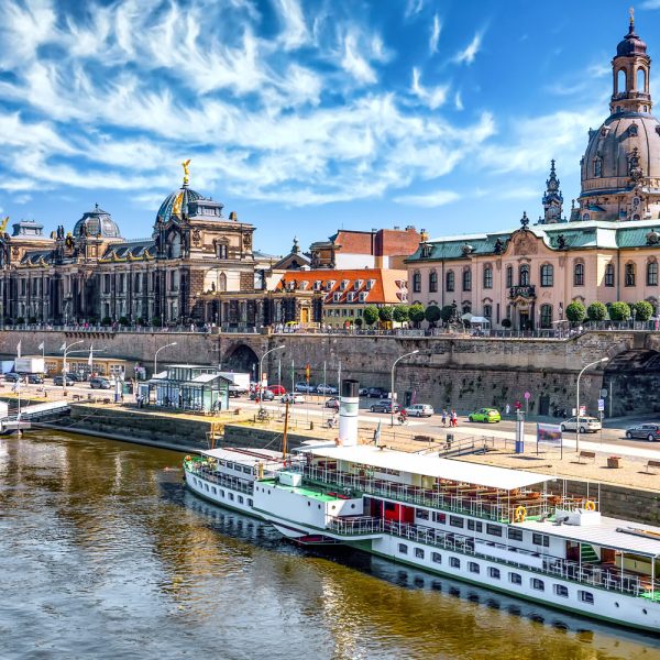 Busreise Weinfeste im Elbtal - Dresden von der Elbe aus