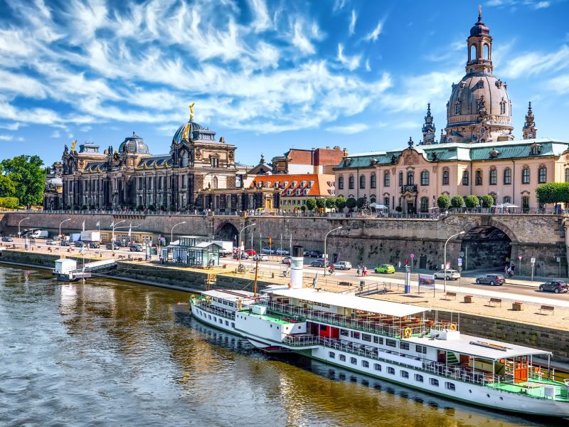 Busreise Weinfeste im Elbtal - Dresden von der Elbe aus