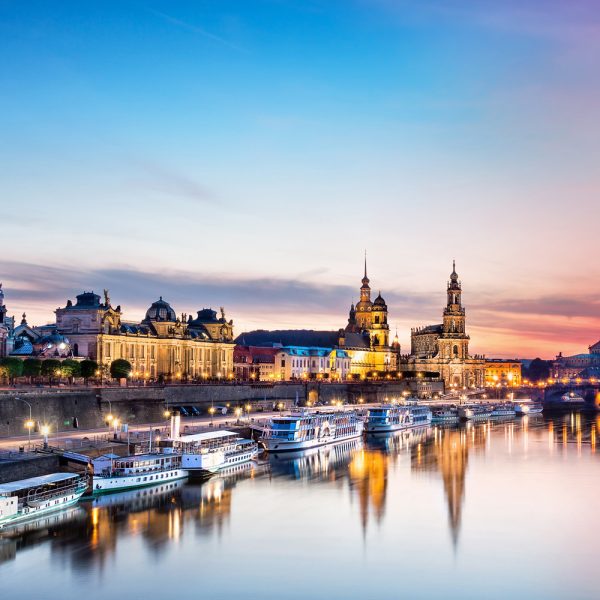 Busreise Weinfeste im Elbtal - Dresden in der Abenddämmerung © Frederik Schrader