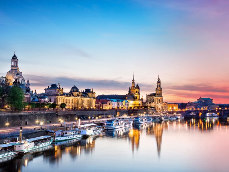 Busreise Weinfeste im Elbtal - Dresden in der Abenddämmerung © Frederik Schrader