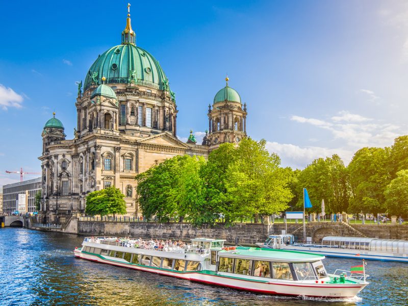 Busreise Musicalzauber in Berlin "WIR SIND AM LEBEN"