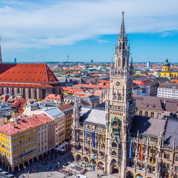 Busreise Oktoberfest München - Wiesn-Gaudi & Ammersee-Idylle: Neues Rathaus, Glockenturm, Frauenkirche © Henry Czauderna - Fotolia