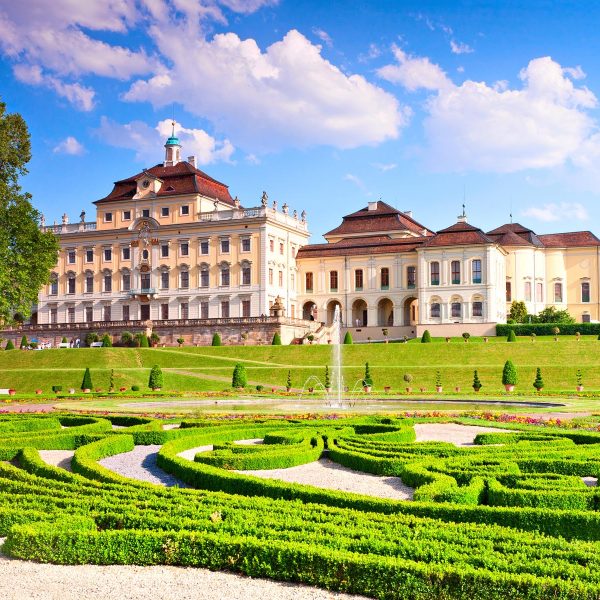 Busreise Weindorf-Erlebnis im Süden: Seeschloss Monrepos in Ludwigsburg