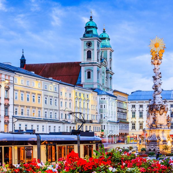 Busreise Österreich auf Schienen: Eine Reise voller Nostalgie - Ein Ausflug nach Linz
