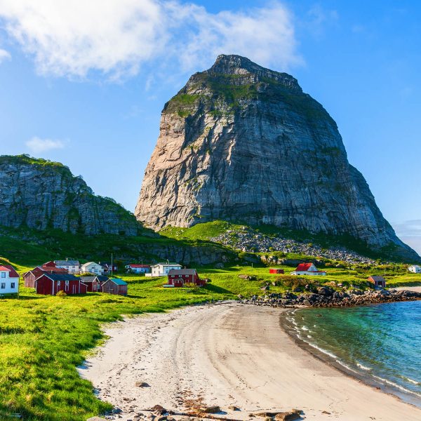 Hochseekreuzfahrt Hamburg - Nordkap - glücklich sein: Træna
