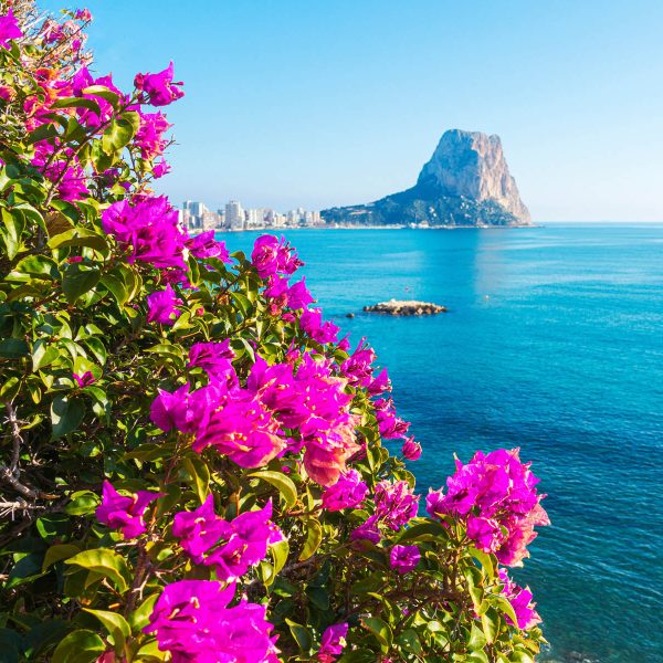 Flugreise Mediterranes Erleben an Spaniens Sonnenküste