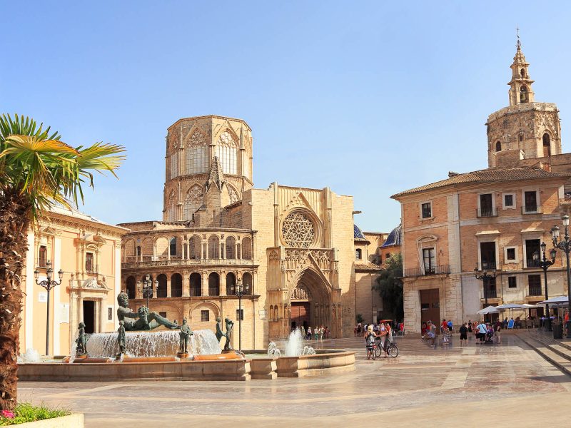 Flugreise Mediterranes Erleben an Spaniens Sonnenküste: Valencia