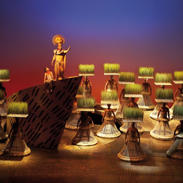 Busreise Musical in Hamburg - Disneys der König der Löwen - Grasslands © Stage Entertainment