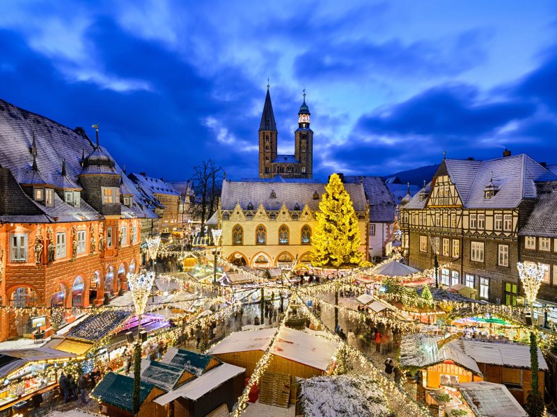 Tagesfahrt Goslar & Harzer Waffelbäckerei: Weihnachtsmarkt in Goslar © Mapics - Fotolia