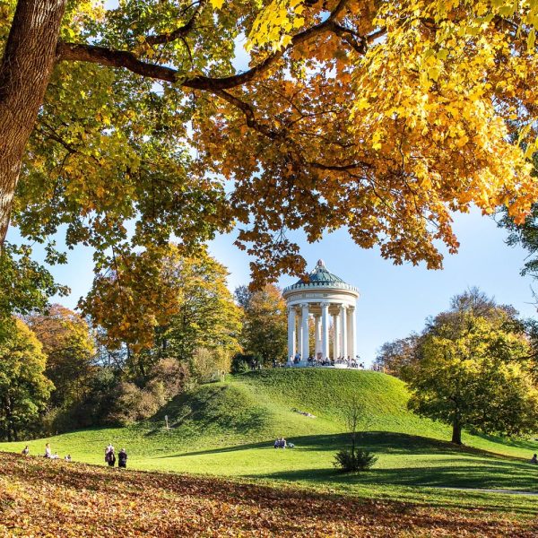 Busreise München & die Bayrischen Königsschlösser: Englischer Garten in München @ pixabay