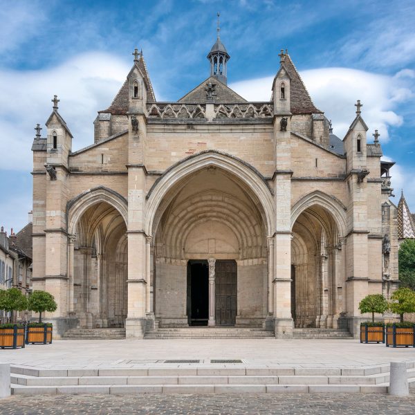 Busreise Gartenreise Queerbet ins Burgund - Basilika Notre Dame de Beaune