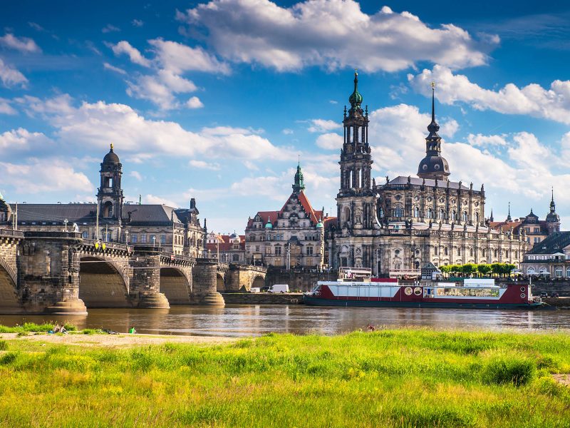 Busreise Die Magie der Semperoper und glanzvolles Dresden - Elbflorenz genießen © seqoya - Fotolia.com