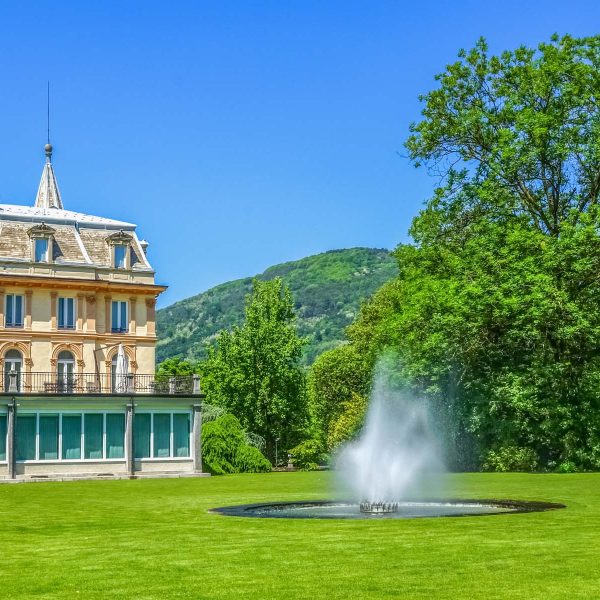 Busreise Italiens blühende Seenlandschaft - Villa Taranto