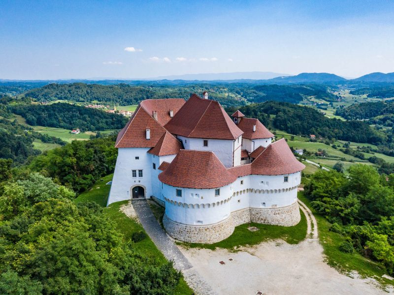 Busreise Vom Osterei zur Adria - Schloss Trakošćan
