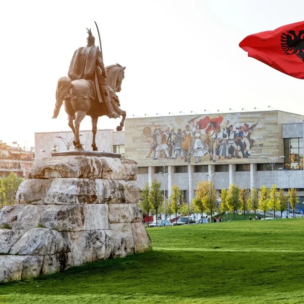 Wanderparadies Albanische Alpen: Tirana