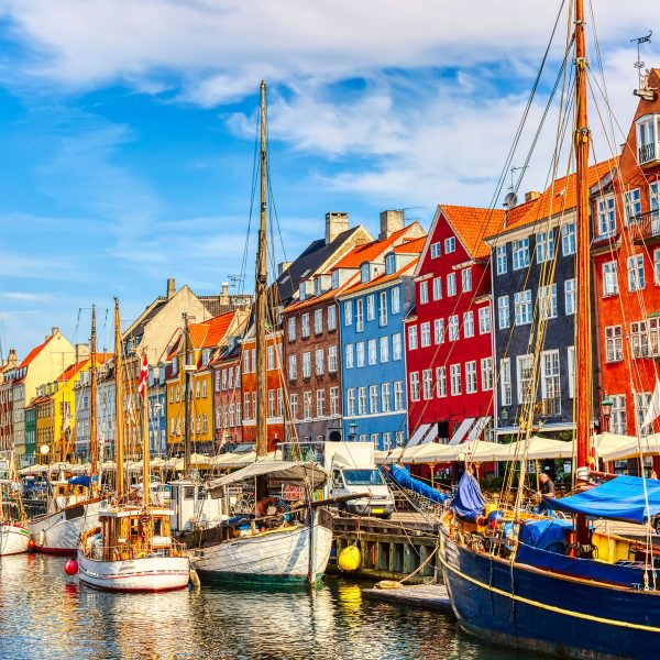 Busreise Dänemark zwischen Kultur und Küste - Nyhavns bunte Häuser in Kopenhagen