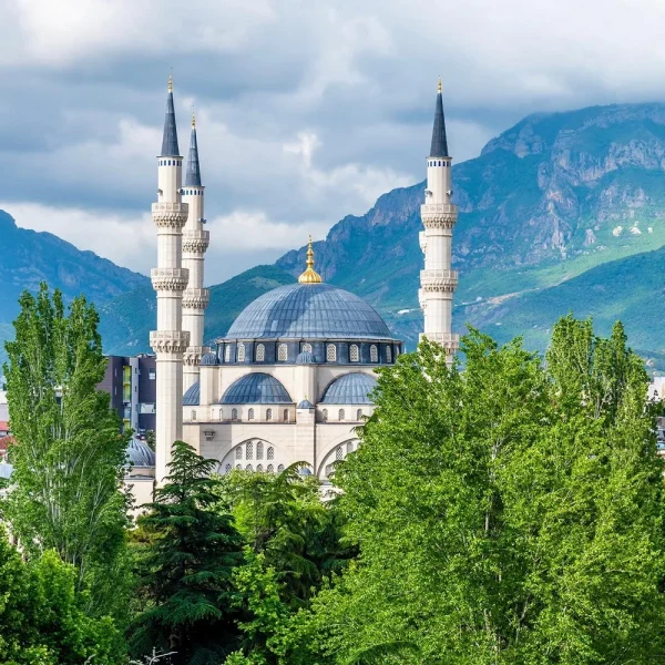 Rundreise den Balkan entdecken. Hier: Albanien mit Tirana