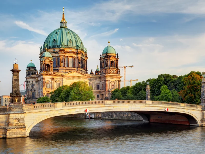 Busreise Willkommen im Hotel ADLON Berlin