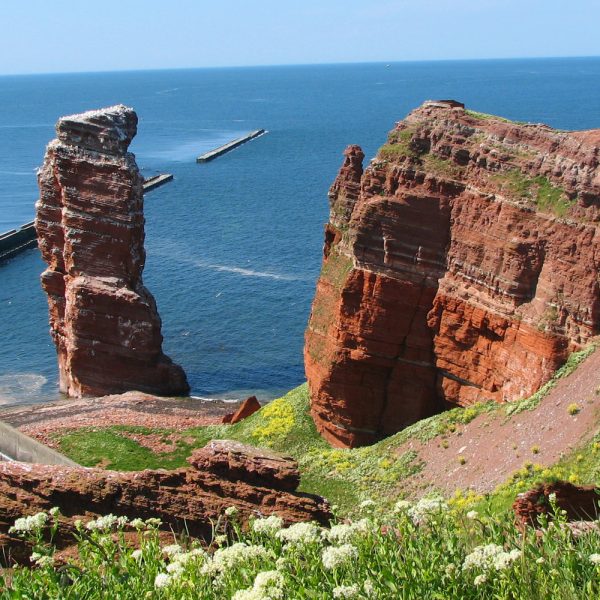 Busreise Bremen, Bremerhaven, Helgoland - Lange Anna, Helgolands steinernes Wahrzeichen © felixbbruno Fotolia