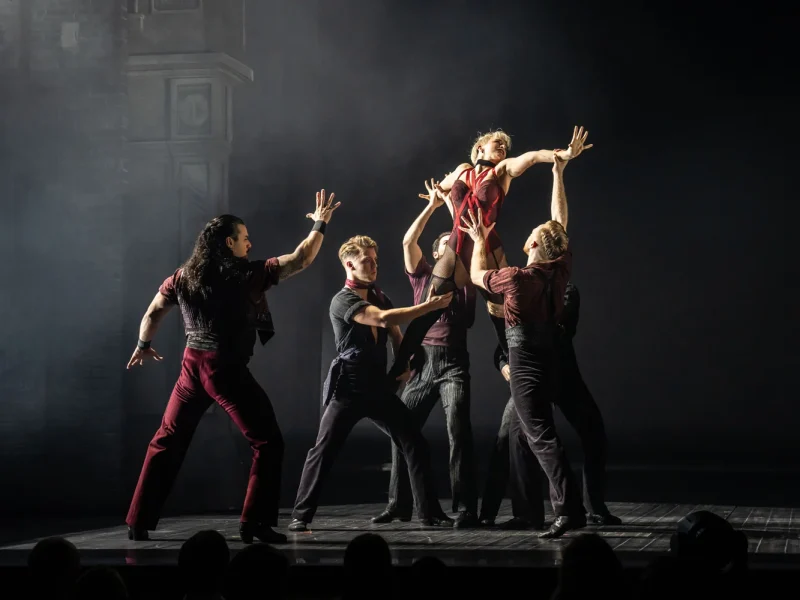 Busreise Moulin Rouge! Das Musical in Köln - Vini Gomes & Annakathrin Naderer © John Persson