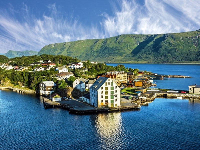 Fjorderlebnisse mit MS Deutschland: Alesund